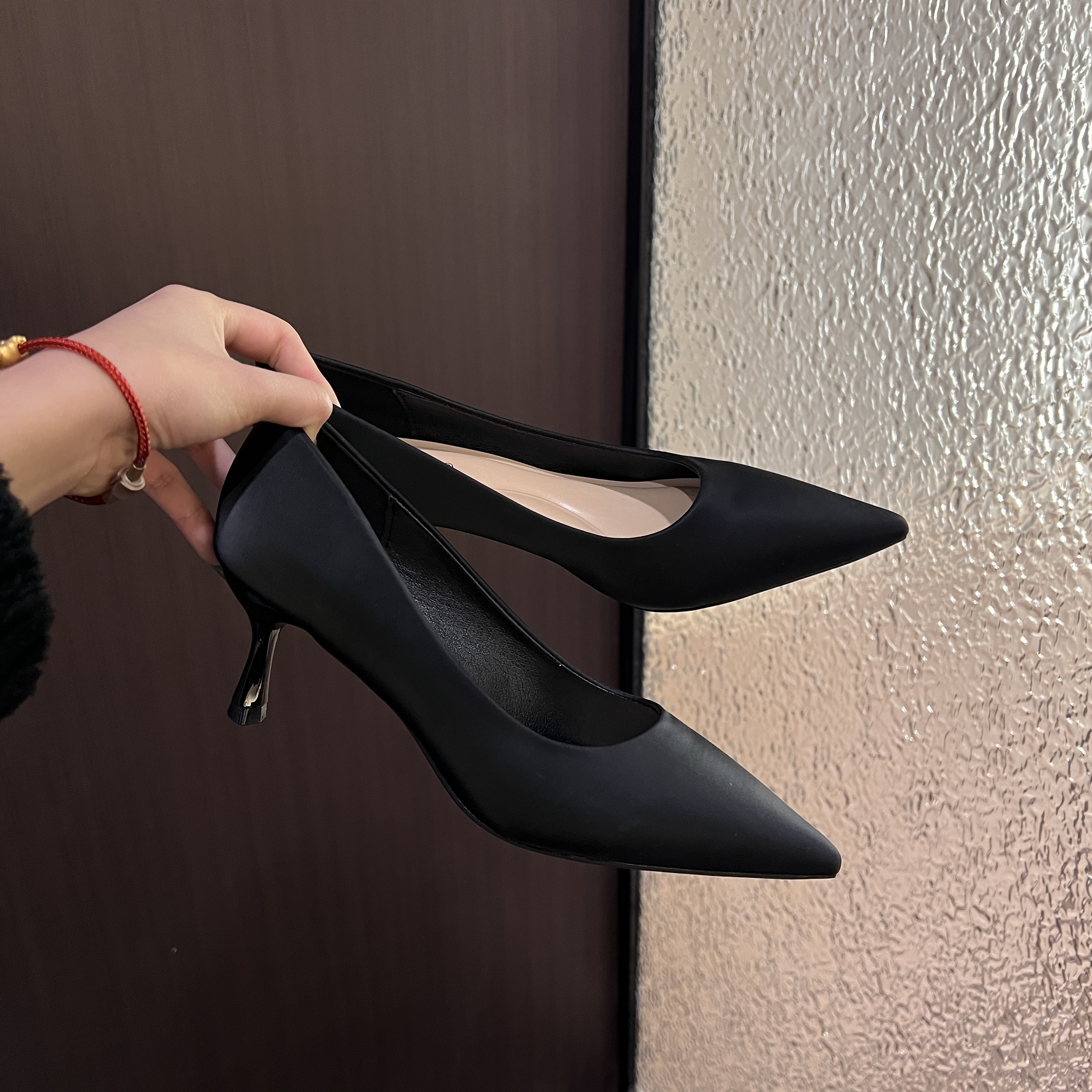 A555-高跟鞋女2025新款通勤风小方钻扣小跟鞋百搭气质尖头单鞋