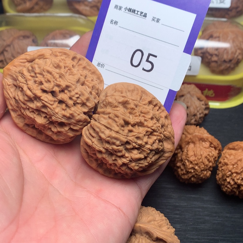 【闪购商品】文玩核桃吊坠我***猪05