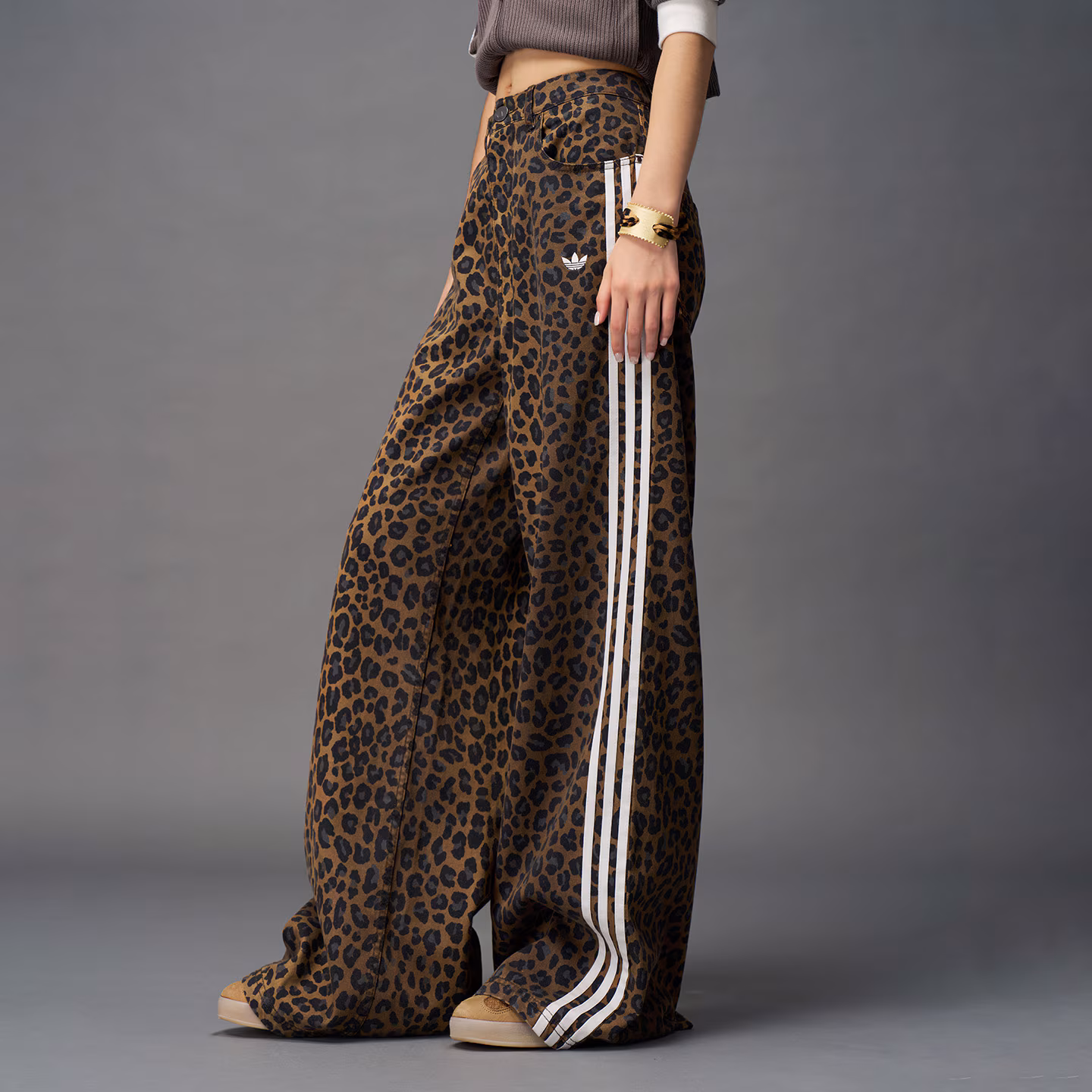 adidas/阿迪达斯女子经典豹纹印花牛仔宽松休闲运动裤KA2680