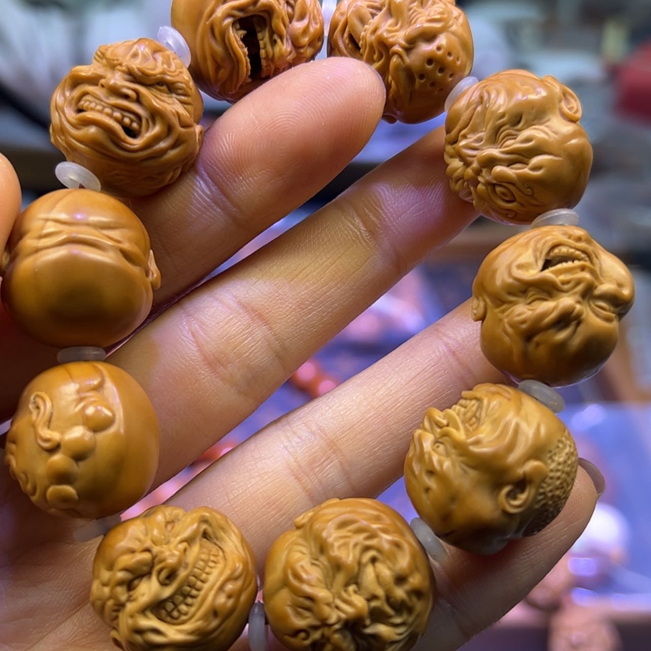 【闪购商品】橄榄核吊坠嘿*咻