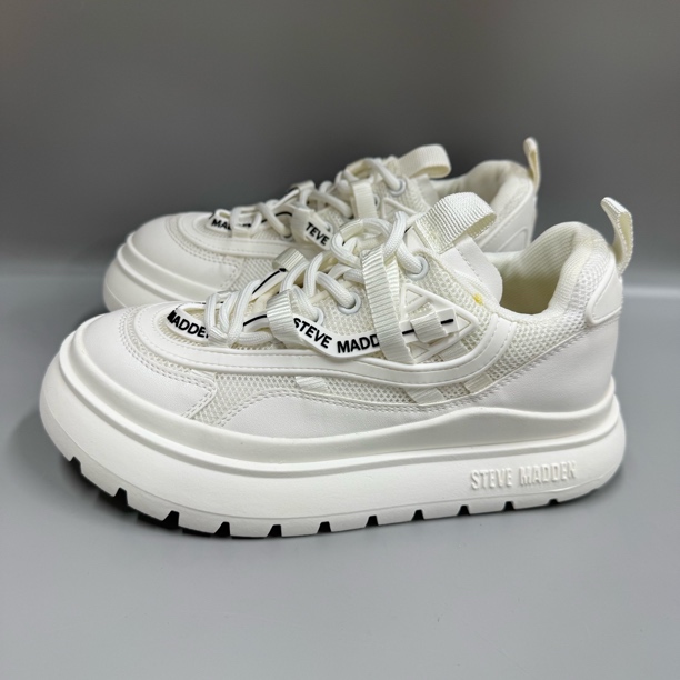 全新未使用  st 白色厚底 平底 英文字母 圆头 女2024秋冬新款