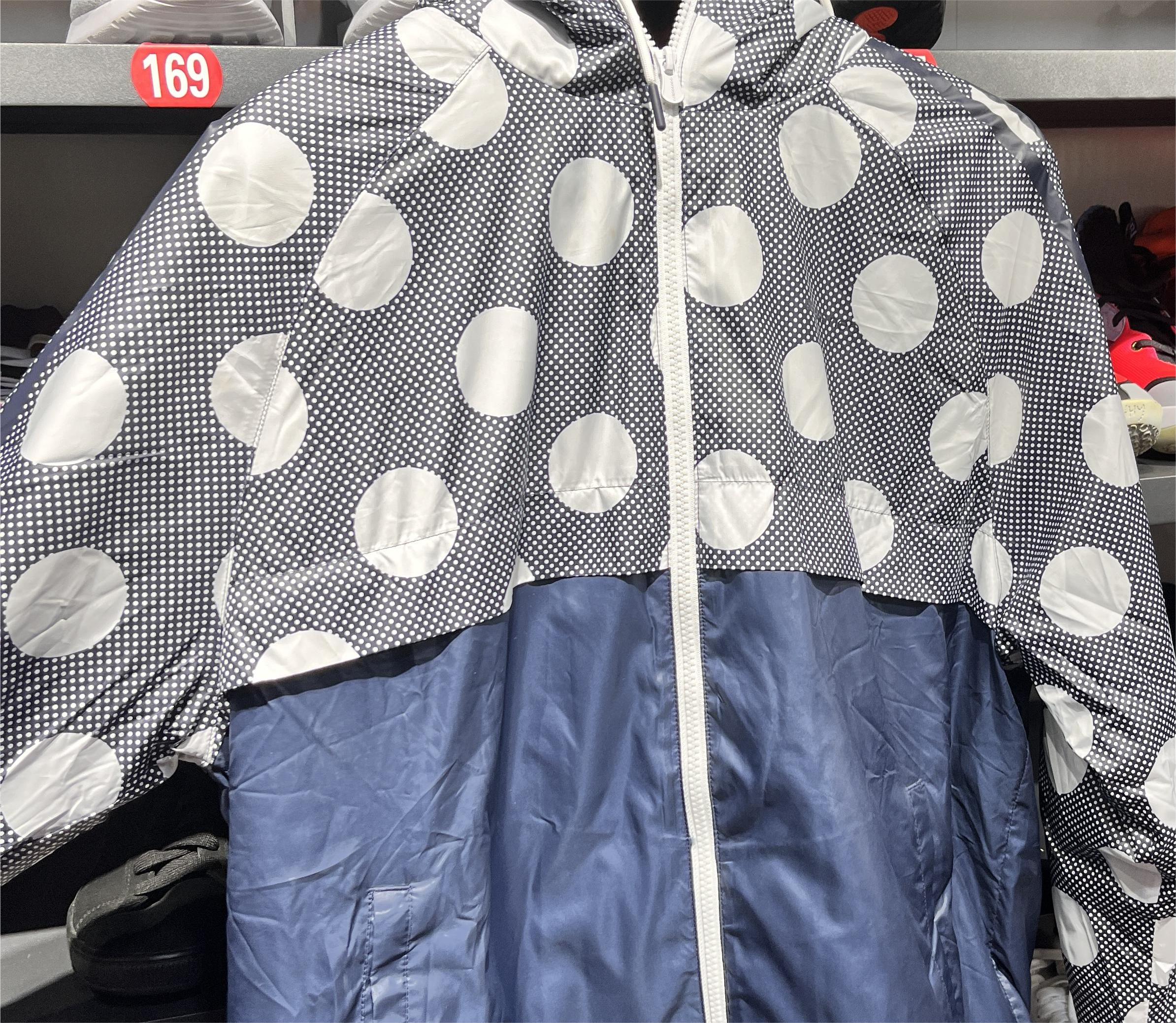 阿迪达斯棉服