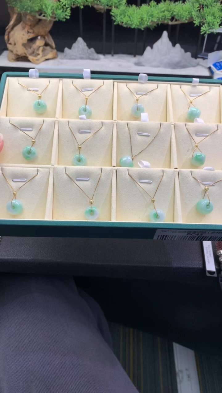 【闪购商品】翡翠吊坠未镶嵌 FC45 翡翠路路通项链 多样性发其一