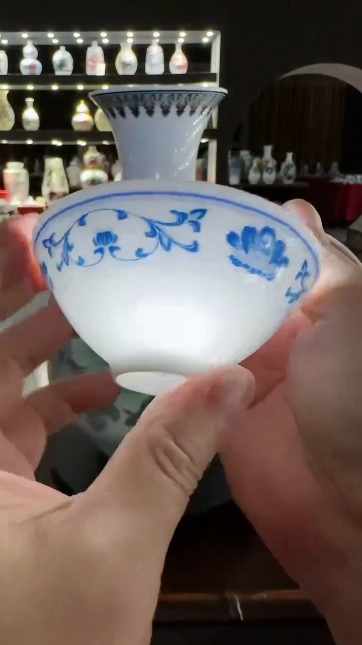 【闪购商品】釉中彩蓝芙蓉斗笠杯高白泥主人杯60cc