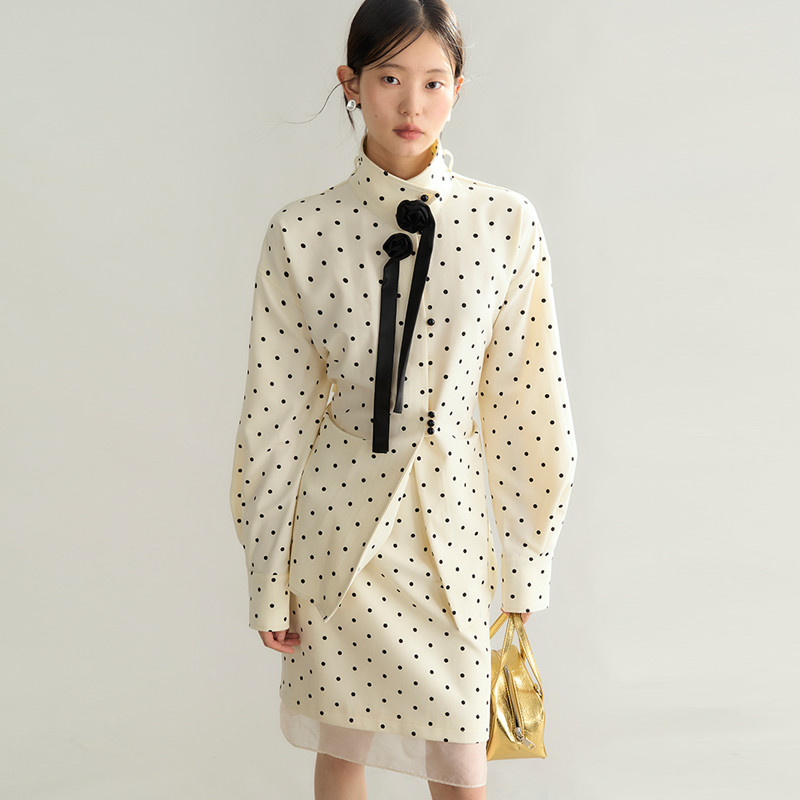 有耳uare 玫瑰的真心 多穿法波点花朵飘带衬衫半身裙套装S83N9712