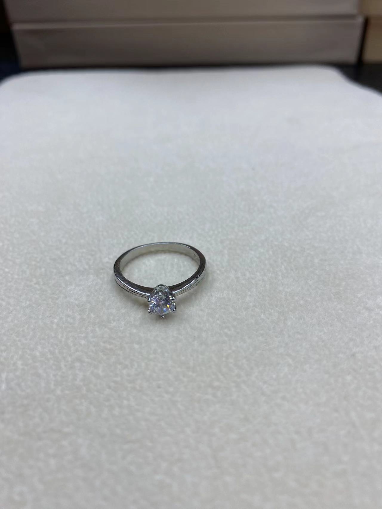 戒指 南非四爪镶嵌款戒指0.5ct   C27