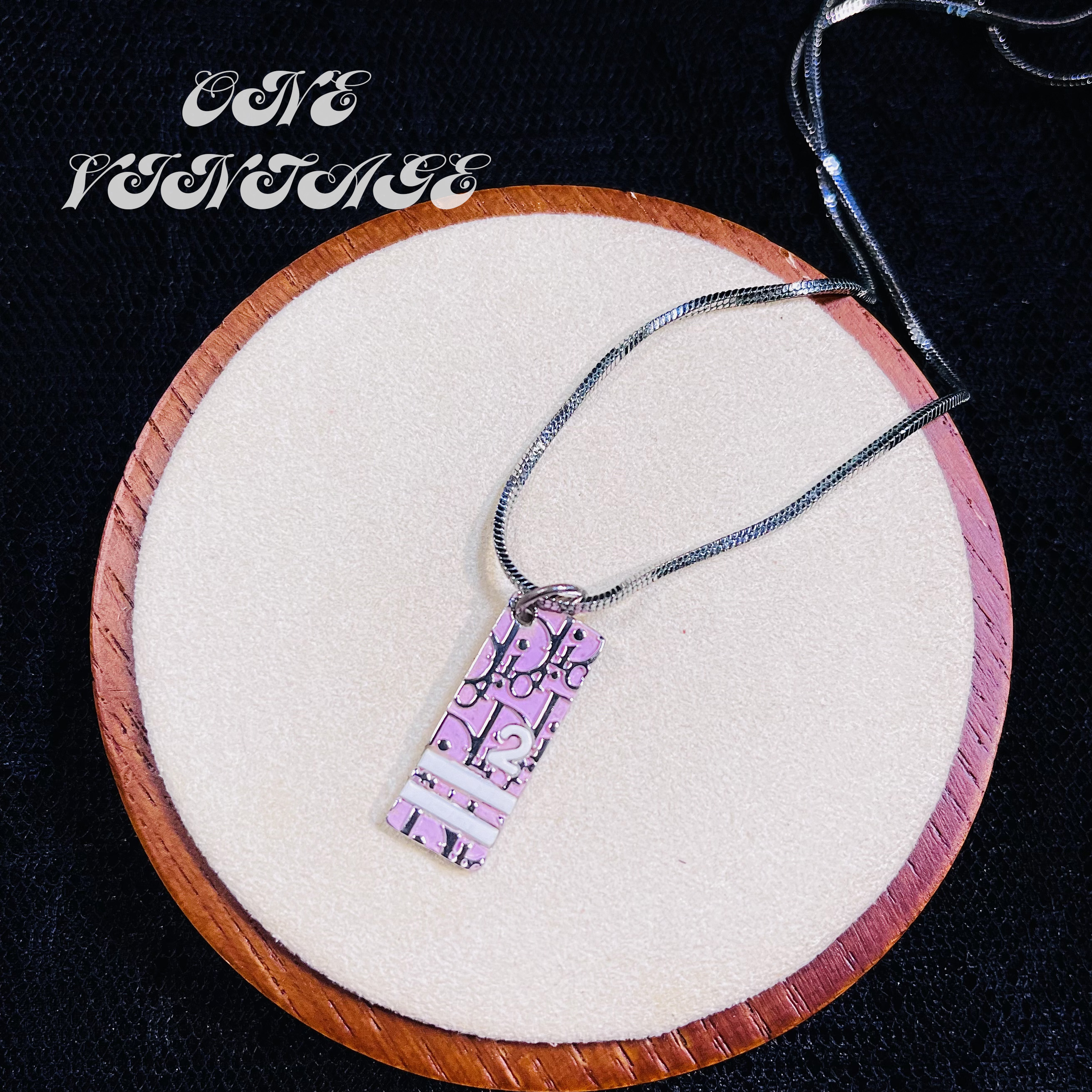 合金项链 Di0r运动系列老花粉色珐琅吊牌项链 Vintage