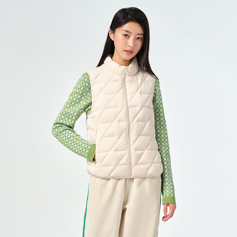 坦博尔  经典女款春秋轻暖渐变休闲轻薄立领保暖羽绒马甲TB231008