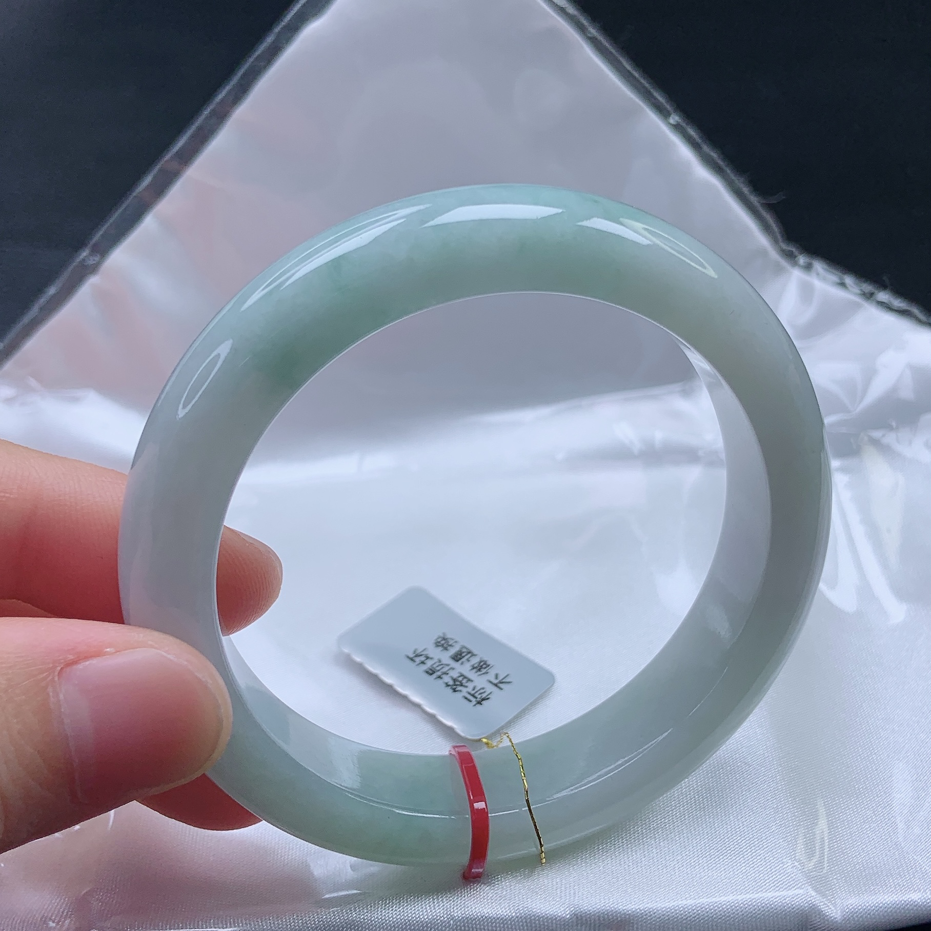 54➕圈缅甸天然a货翡翠冰胶细润带绿宽边手镯