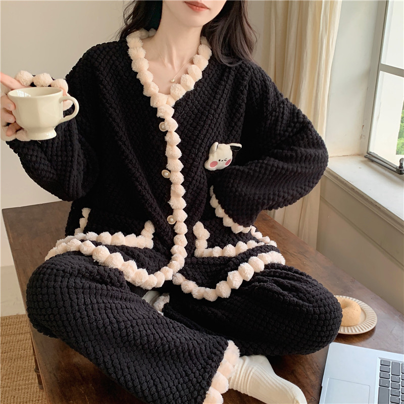 睡衣女秋冬新款日系开衫可爱卡通玫瑰绒保暖加厚法兰绒家居服套装