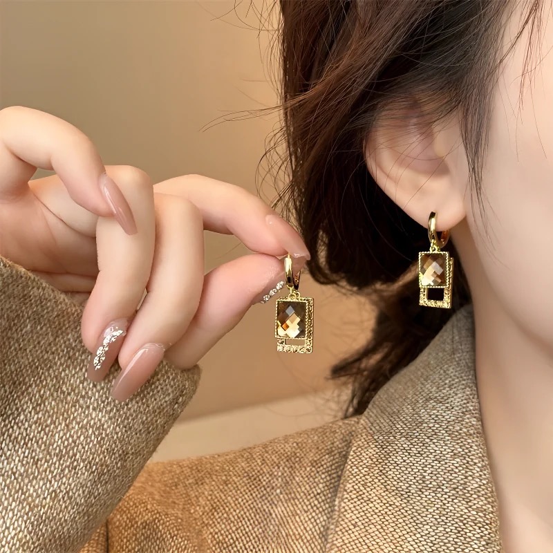 铜合金耳饰 气质轻奢百搭简约简约优雅精致网红设计师耳环F3001