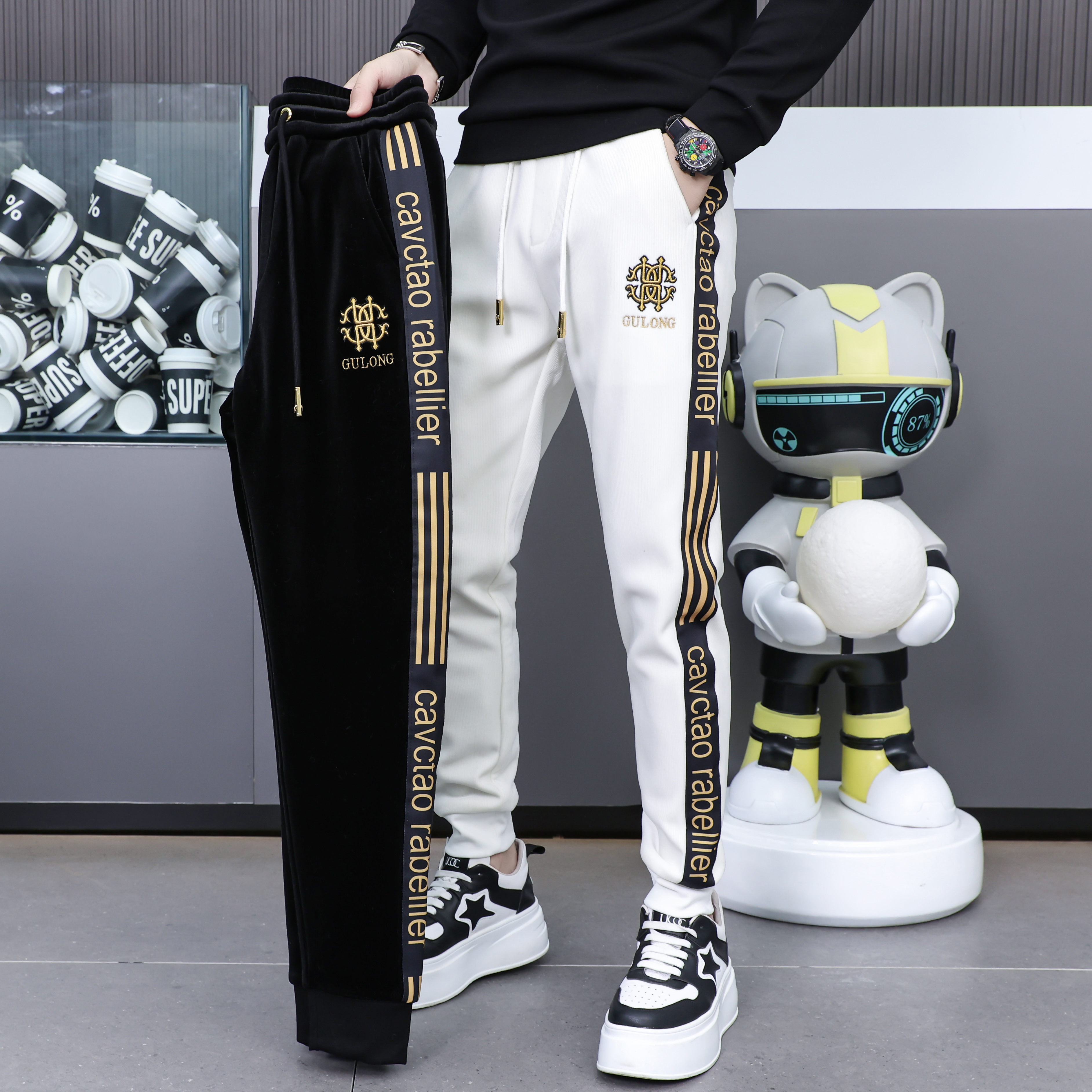 欧版冬季男士休闲裤灯芯绒加绒加厚烫钻刺绣个性时尚百搭束脚长裤