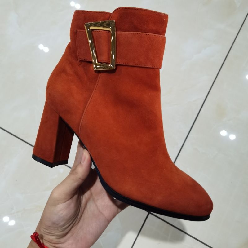 正常尺码   时装短靴  女   HA81909  020