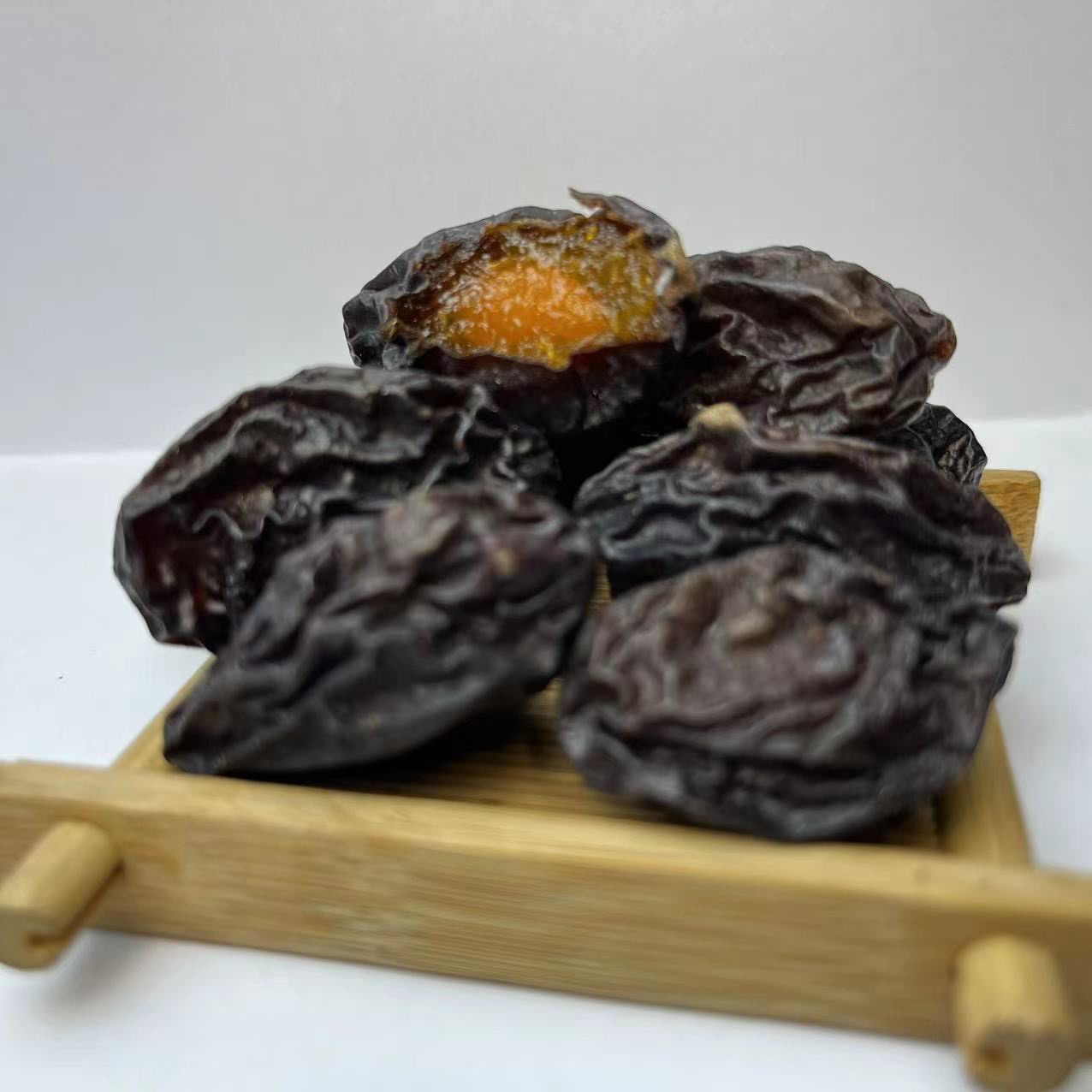 新疆西梅干酸甜软糯肉厚颗粒大 两斤装装原产地直发