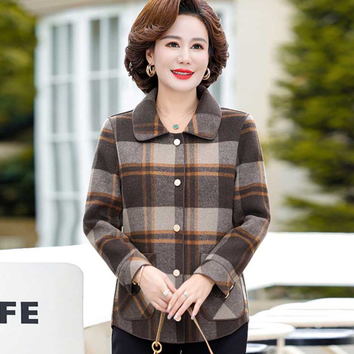 妈妈装外套洋气大码中年女时尚新款老年人中老年春秋宽松短款上衣
