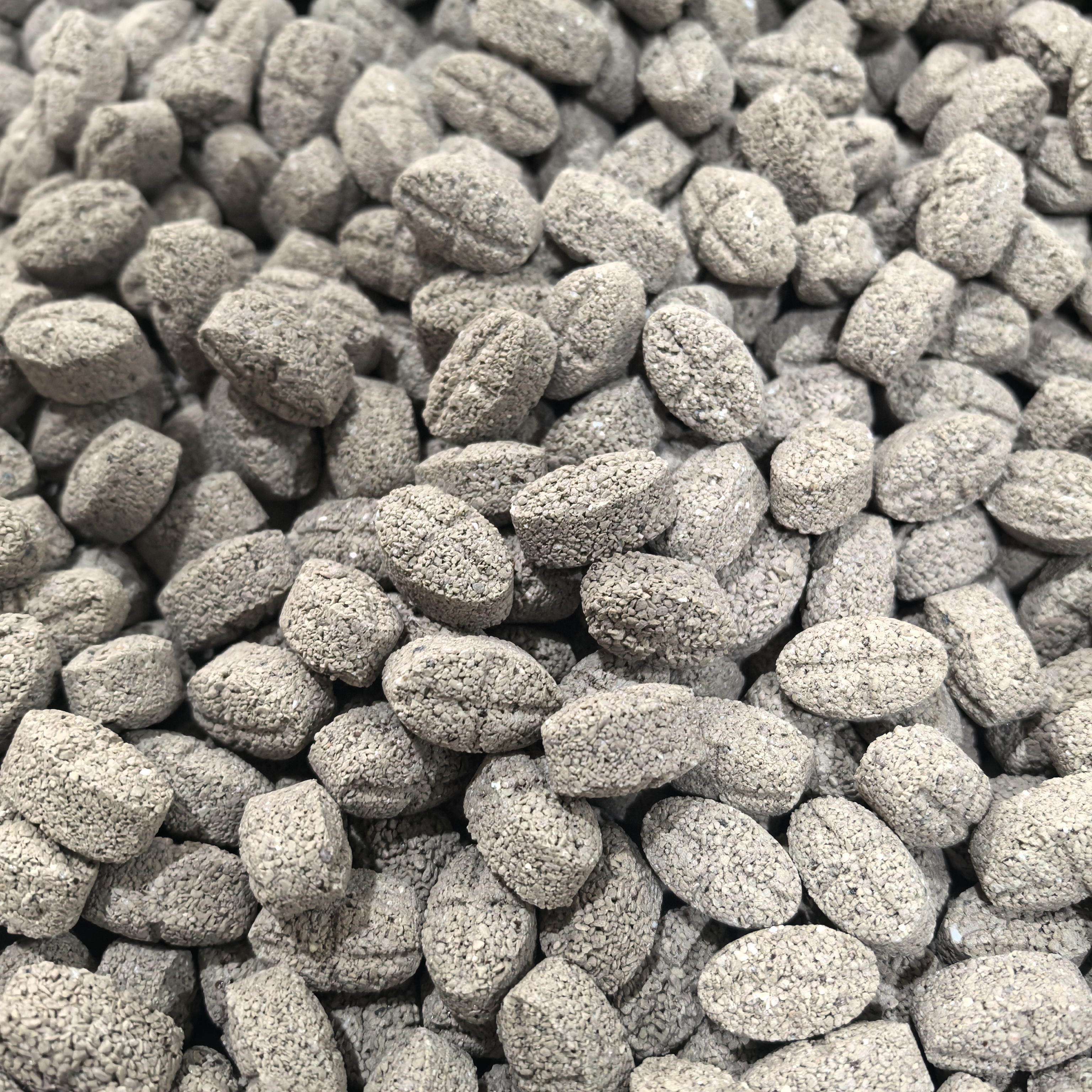 鱼缸过滤胶囊橄榄球5斤橄榄球橄榄球鱼缸培菌原矿滤材过滤滤材