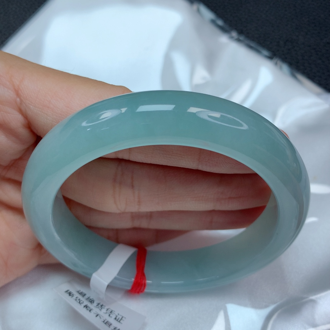 翡翠手镯未镶嵌天然