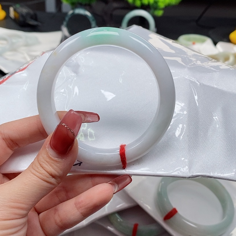 【闪购商品】翡翠手镯未镶嵌兔