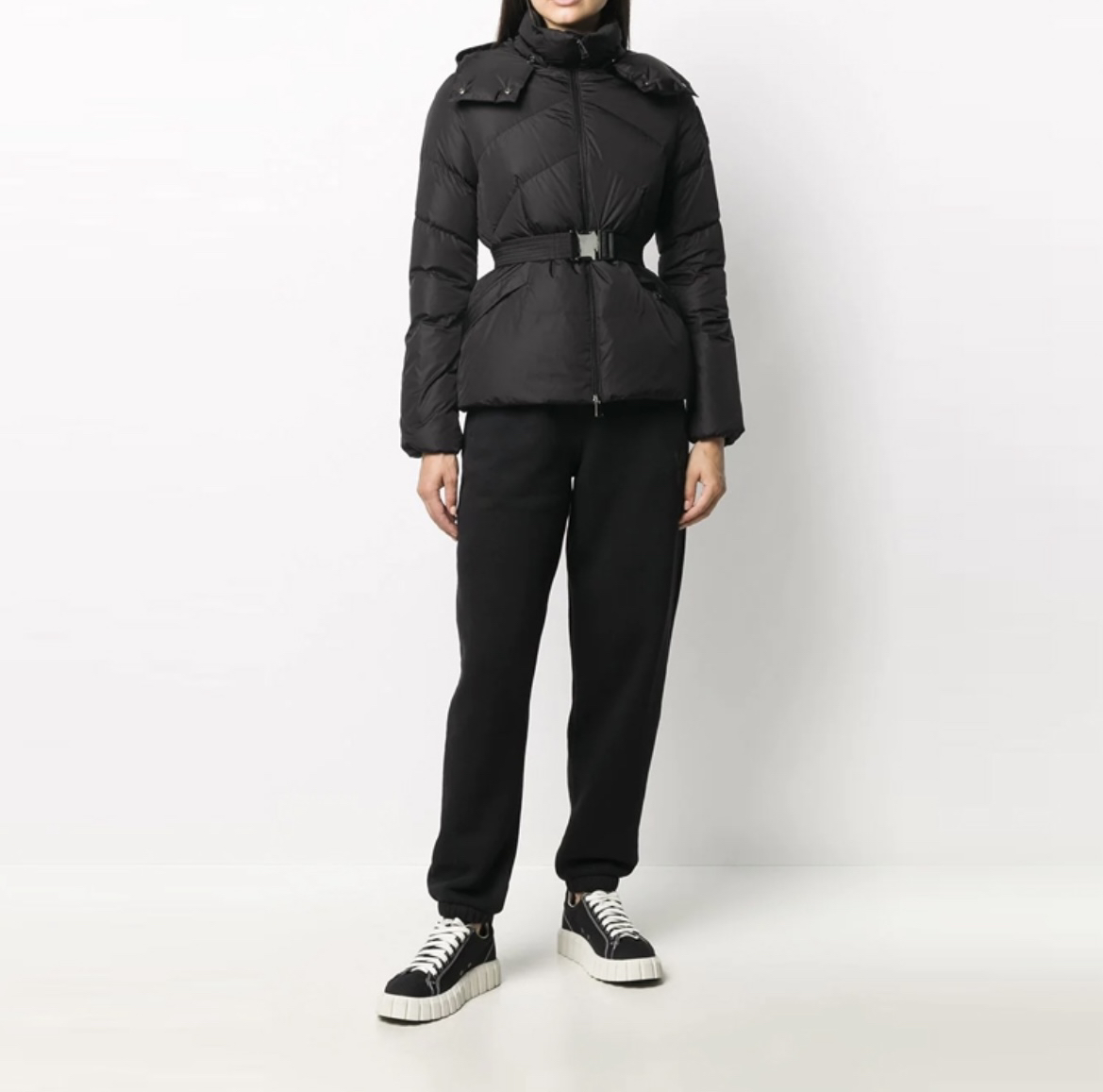 99新 MONCLER 蒙口 收腰腰带款黑色羽绒服 4码 GM001568