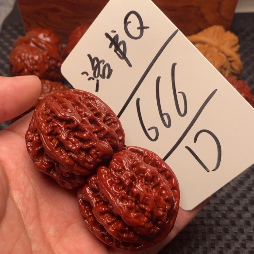 【闪购商品】文玩核桃吊坠洛*Q红粗筋