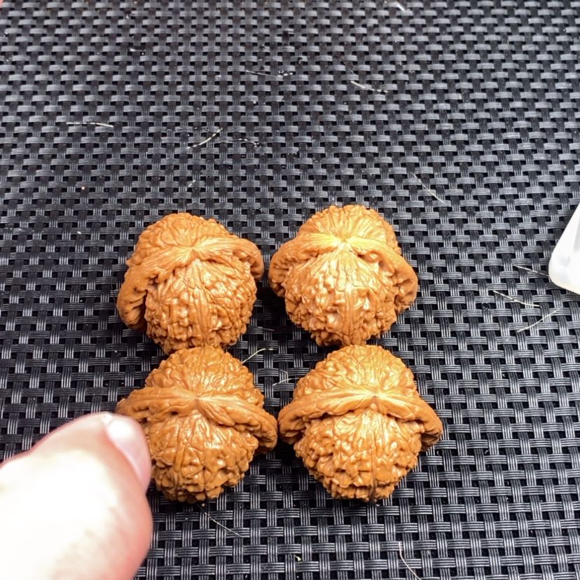 【闪购商品】文玩核桃吊坠球白