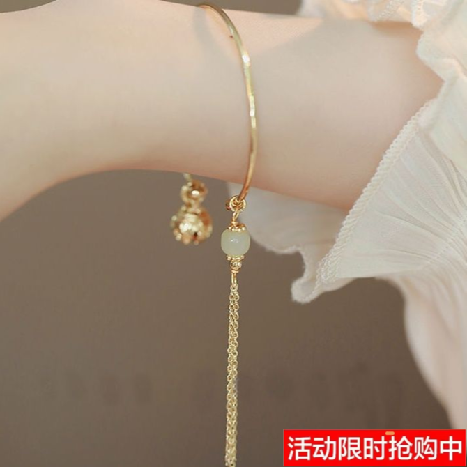 铜合金手镯 小红书同款宫铃半镯小众设计感ins流苏转运珠铃铛古风