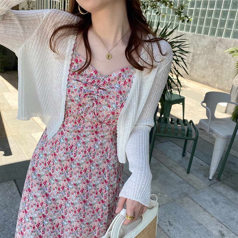 吊带裙的外搭2025新款夏季薄款开衫外套V领针织衫女短款上衣 