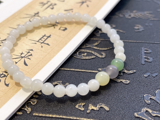 精品新疆和田玉白玉手串搭配糖果色配珠 白度佳 玉质干净温润