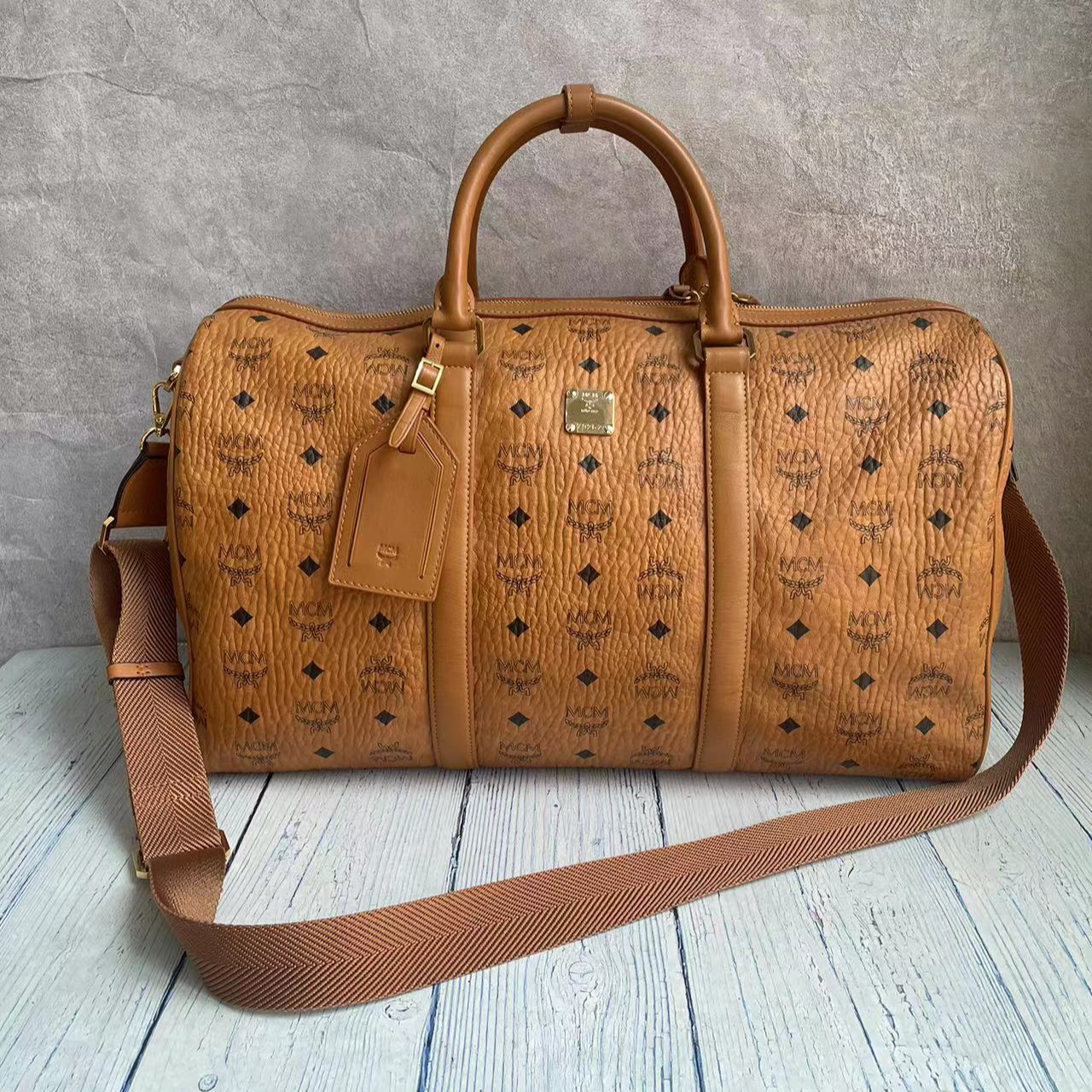 99新 MCM mcm干邑色45旅行斜挎包98新