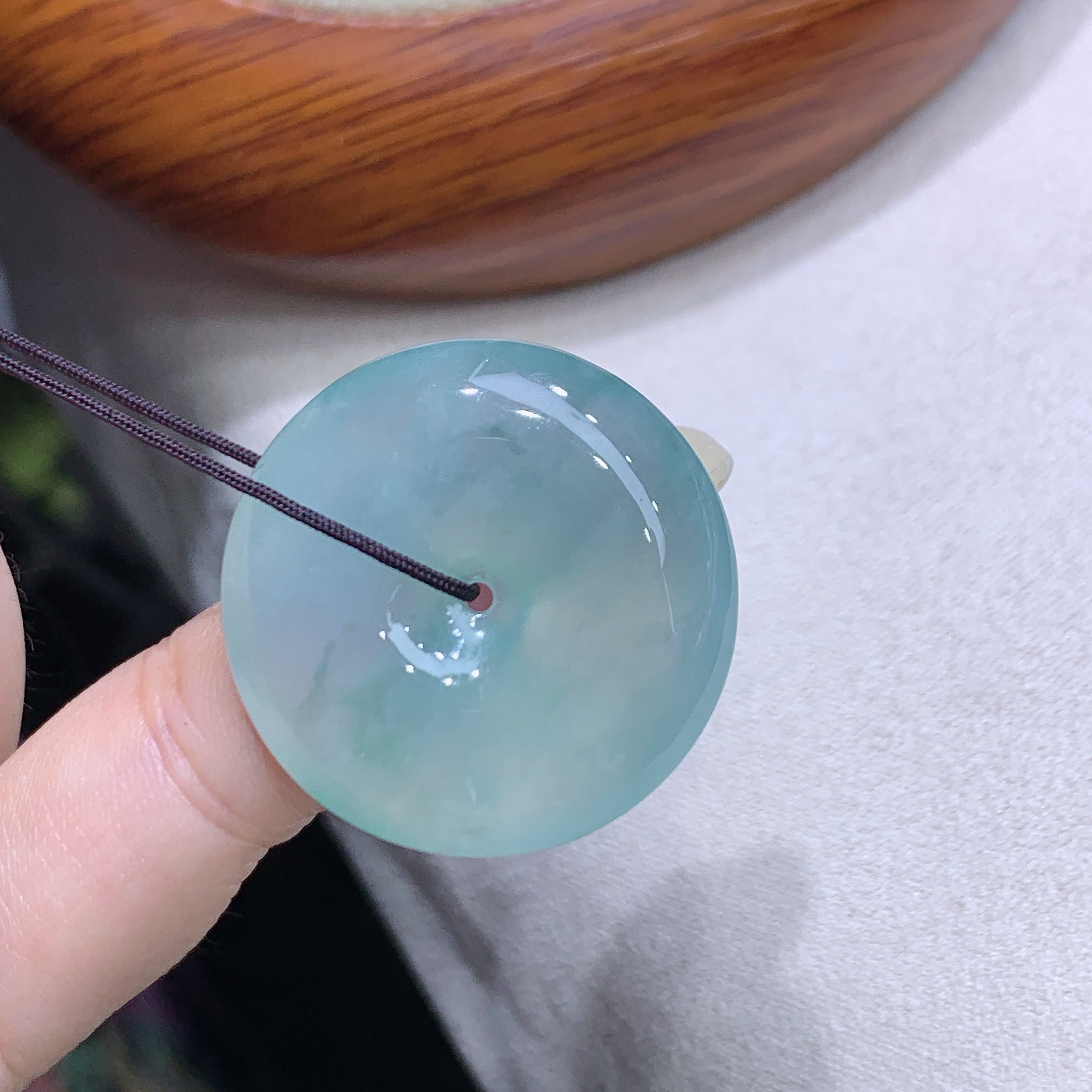 缅甸天然A货翡翠 冰种蓝底飘花平安扣吊坠 尺寸：26.4×6.1mm  k001