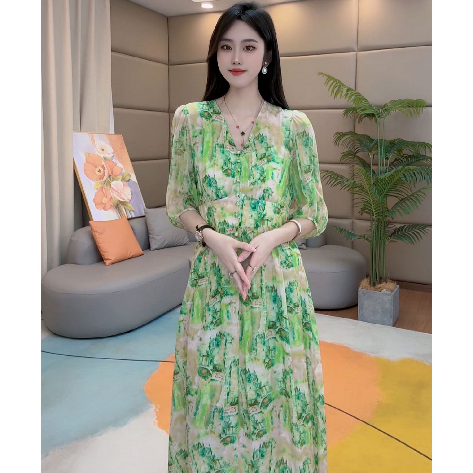 《马洛克女王真丝》“塞纳湖畔”绿色V领宽松时尚桑蚕丝连衣裙 90480