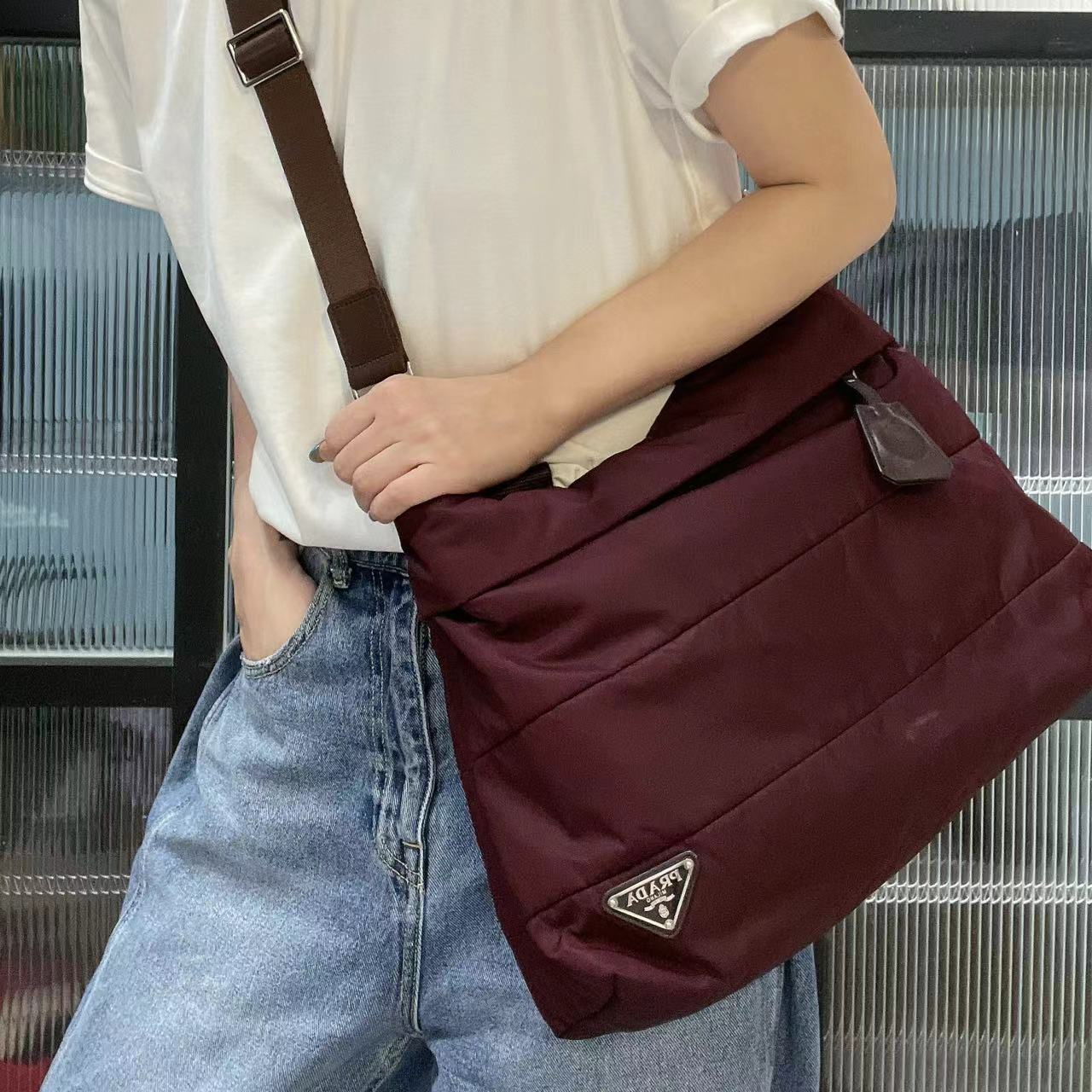 95新 Prada/普拉达 【清】2JA323 酒红色单肩托特