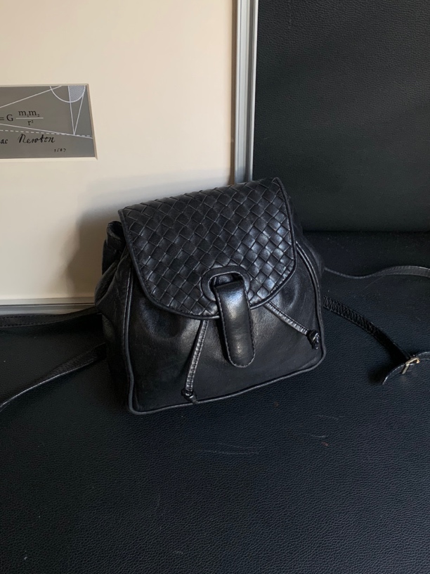 95新 BOTTEGA VENETA/葆蝶家 0黑色编织迷你双肩包