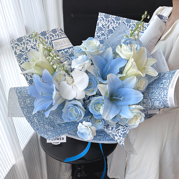 【我向你奔赴而来】告白鲜花11枝白玫瑰混搭紫罗兰蝴蝶兰百合新中式花束3953款鲜花小时达同城配送花店送花上门
