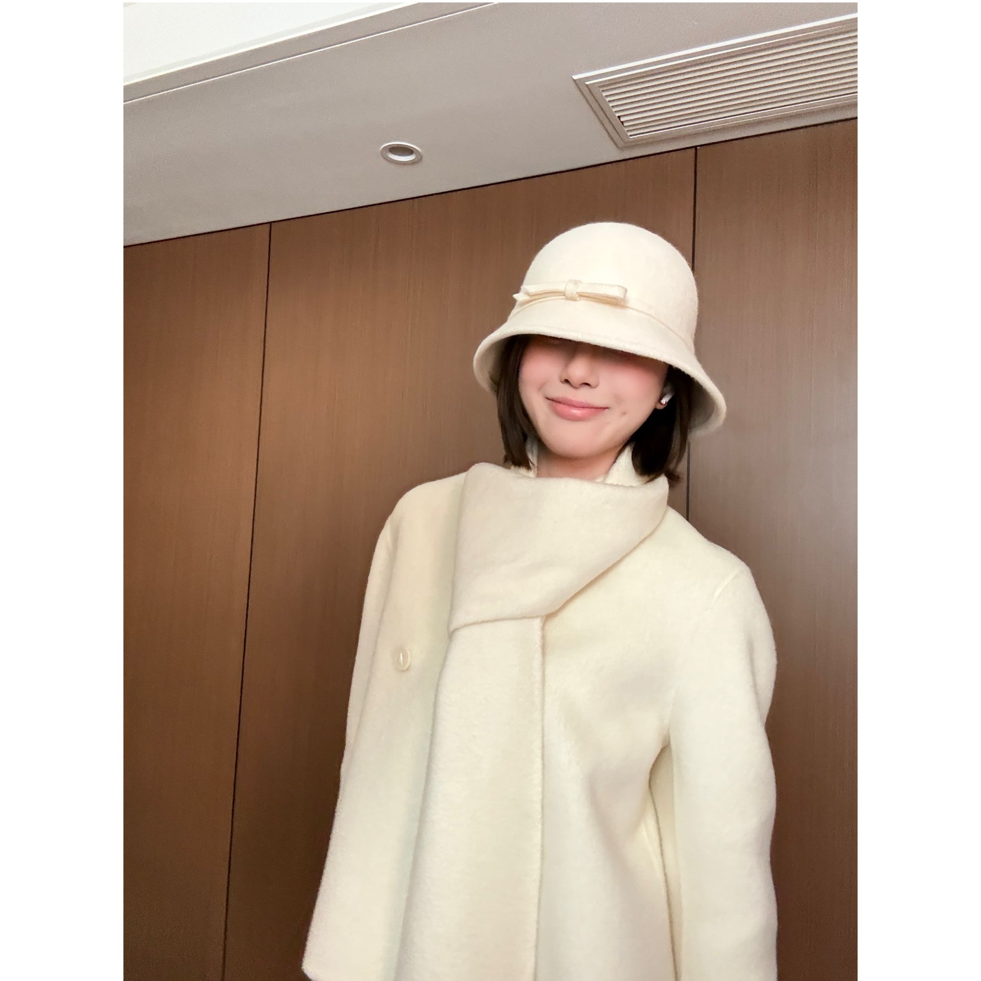 莲的百万【叙事者 ·白】2024年新款骆驼绒羊毛双面呢加厚上衣女外套