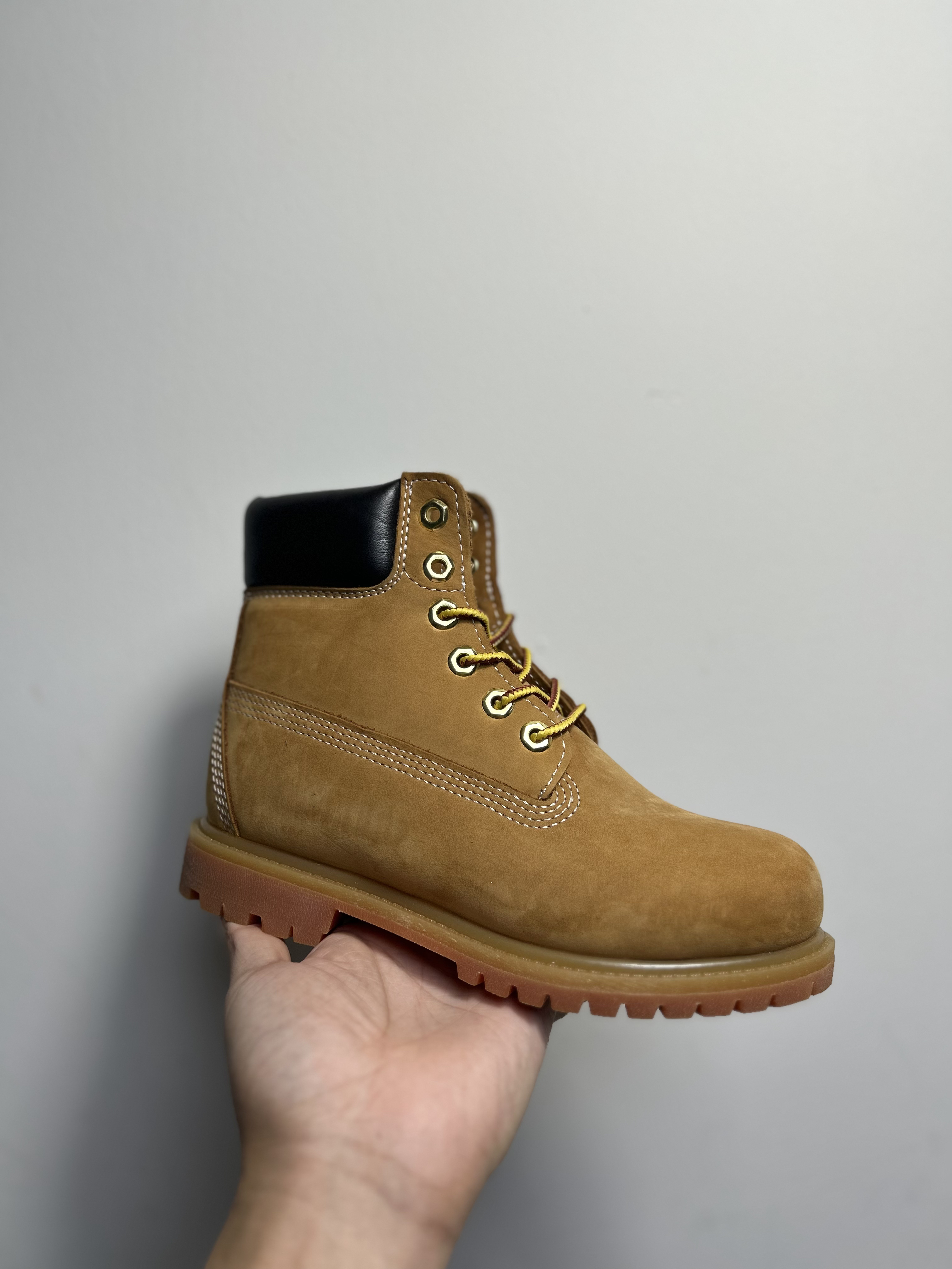 微瑕情侣款经典户外大黄靴男工装鞋