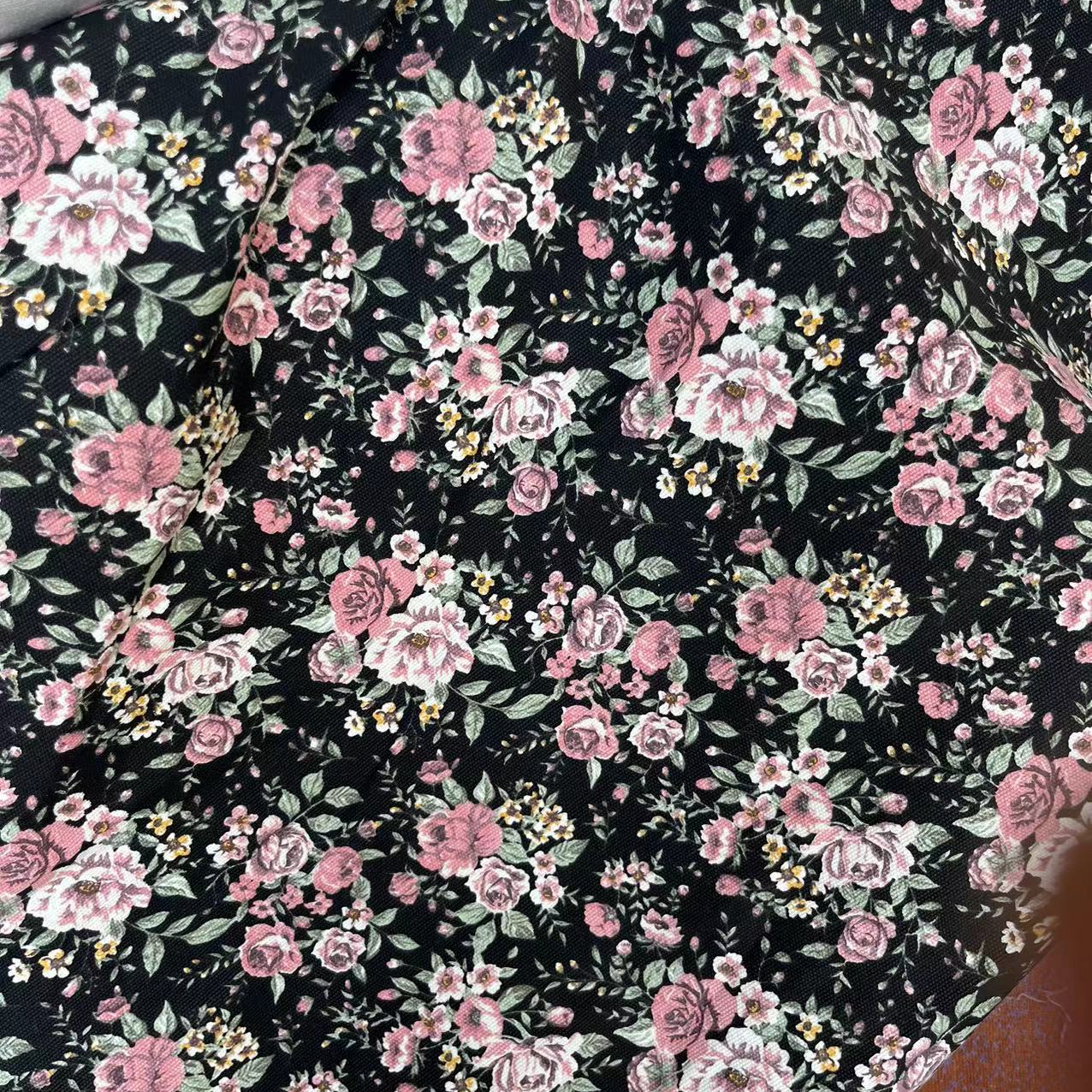 库存尾货面料难免异味掉色勾丝污渍等问题不支持退换！介意勿拍！