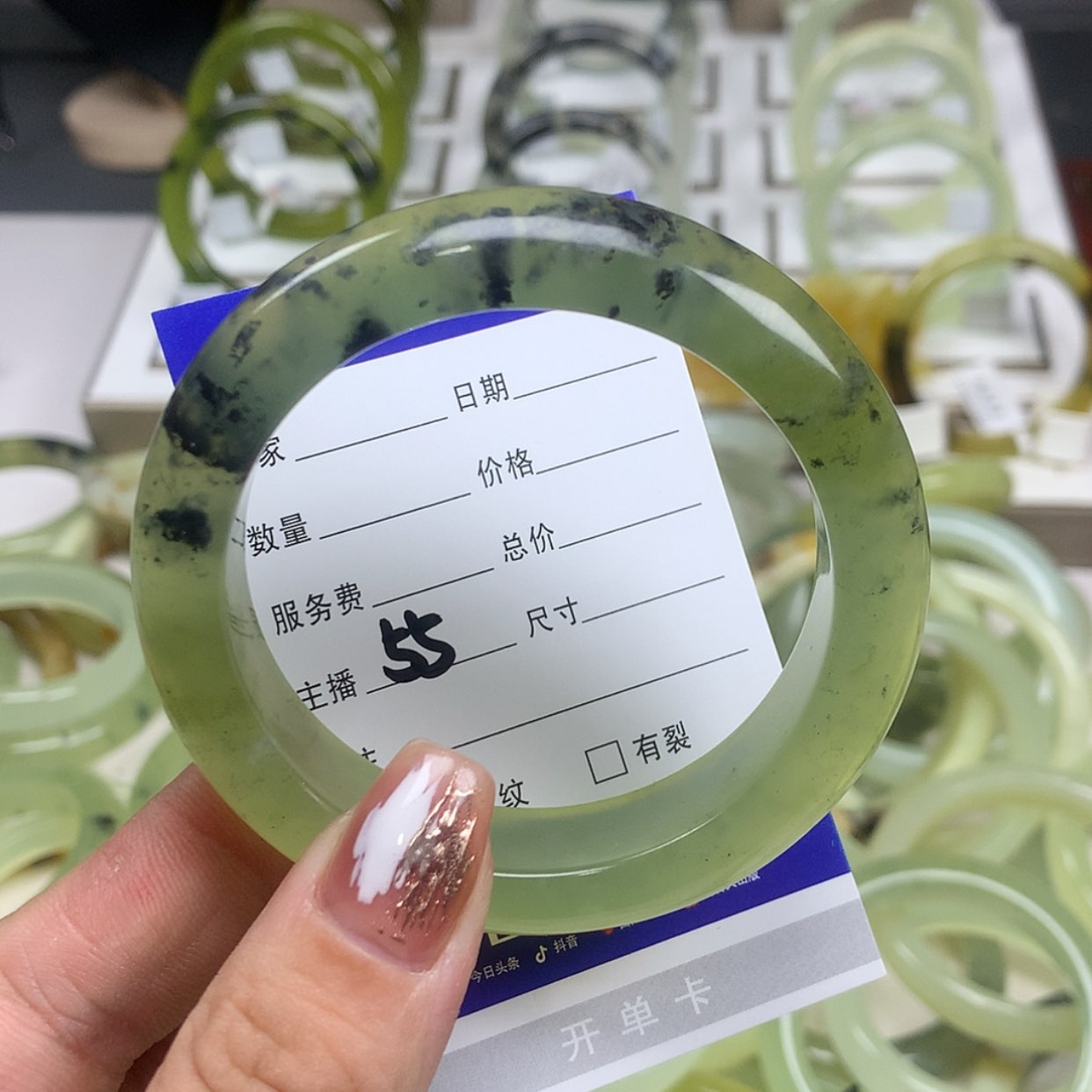 【闪购商品】蛇纹石玉手镯未镶嵌B***s