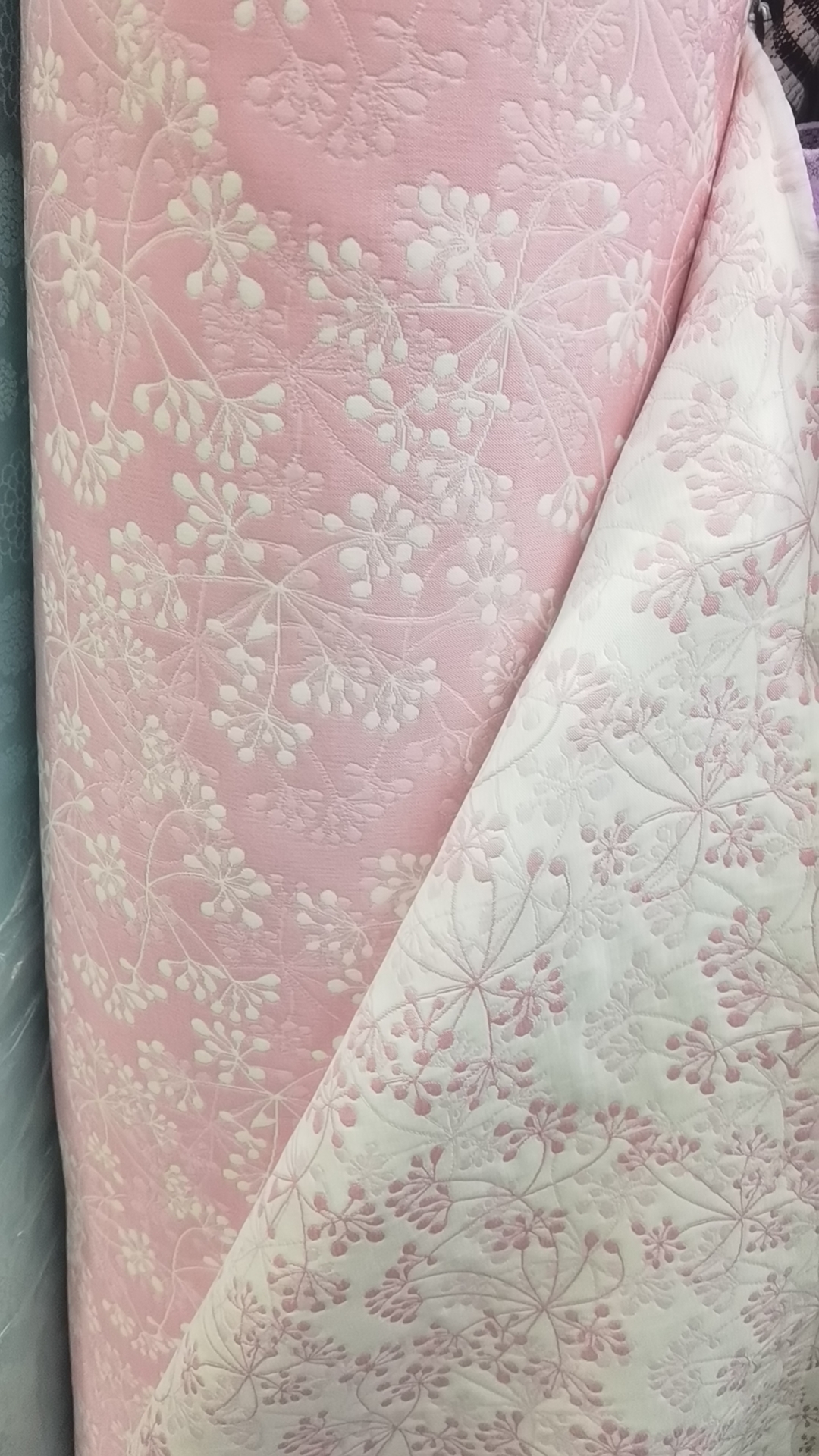 粉色提花面料设计师御用