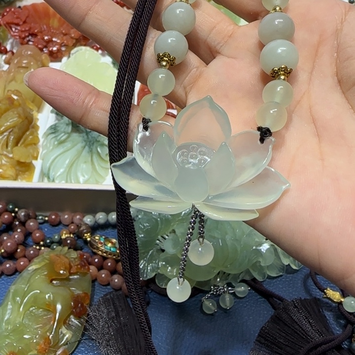 蛇纹石玉吊坠未镶嵌