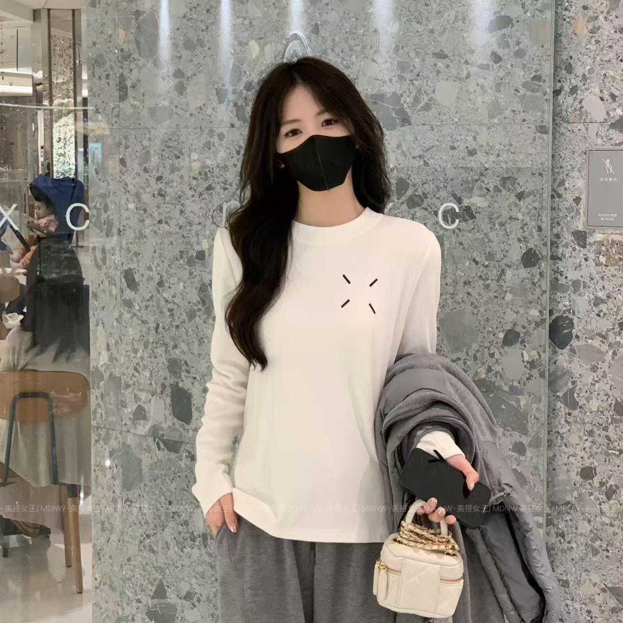 【特价】2024设计师新款简约人手必备白T恤T1806