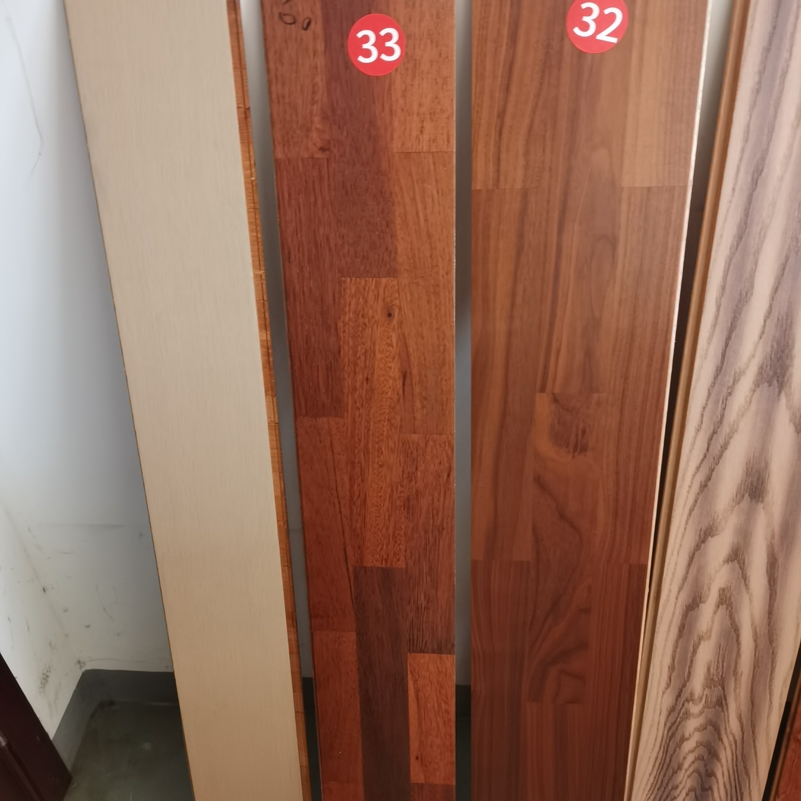 各种花色多层实木木皮烤漆spc地板木制亏本清仓批发