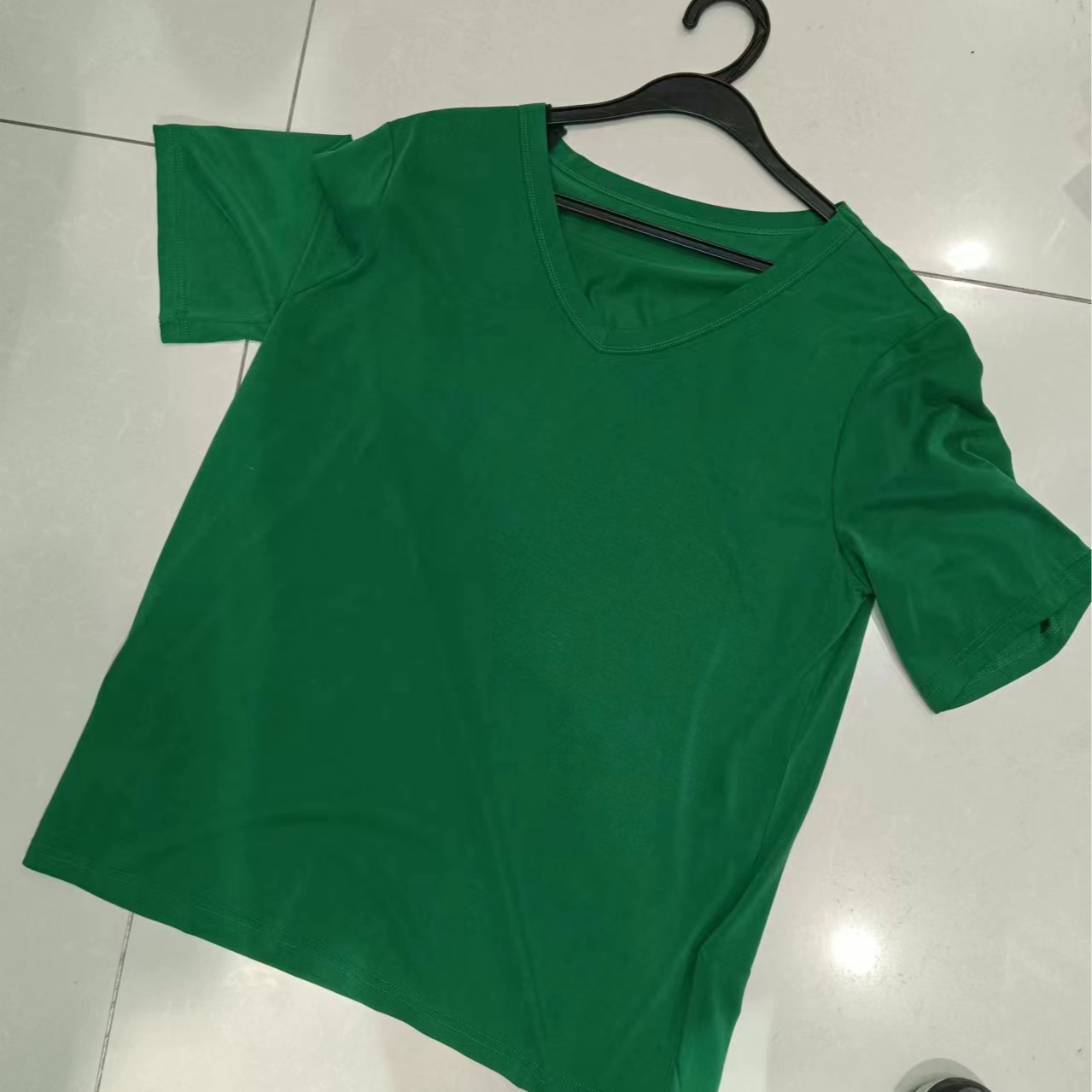打底衫女款修身夏季绿色纯色t恤时尚女士百搭休闲半袖