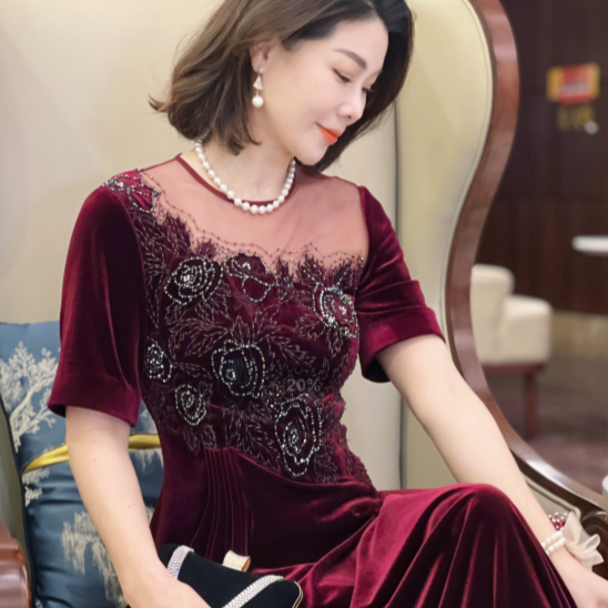 9956-连衣裙重工设计师气质宴会轻奢时尚礼服婚宴高贵结婚中式