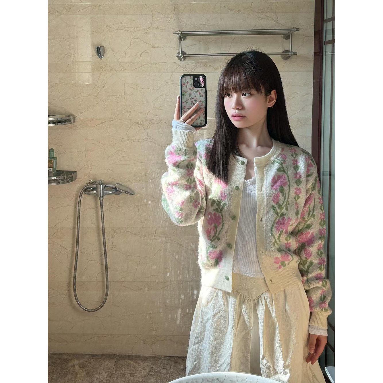 新款早秋法式气质温柔针织衫女甜美舒适设计感百搭显瘦开衫