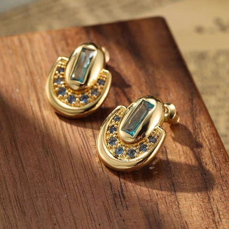 铜合金耳饰 个性金属耳环银针轻奢精致锆石耳钉高级感小众