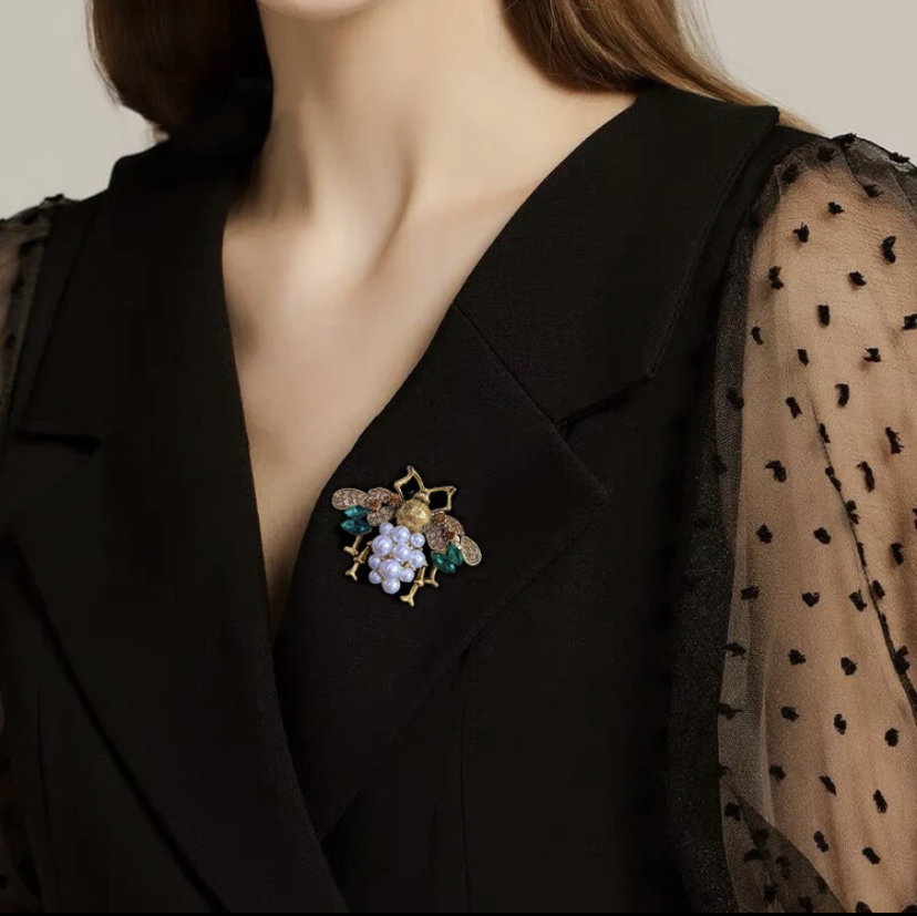 合金合成锆石胸针 【珠珠蜜蜂】中古气质优雅精致轻奢胸针 XZ1060