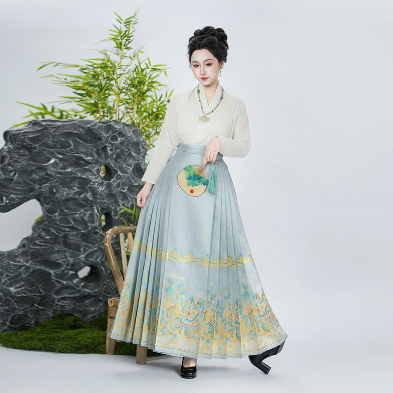 潇湘馆《天下无燹》仿妆花织金螺钿交领一片式新中式汉服马面裙齐腰