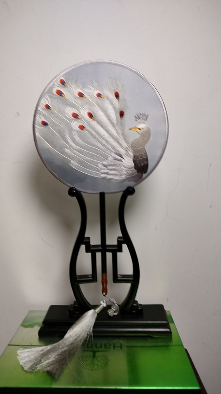 玉传苏绣 纯手工刺绣 内经20厘米 （不含底座）送精美礼盒