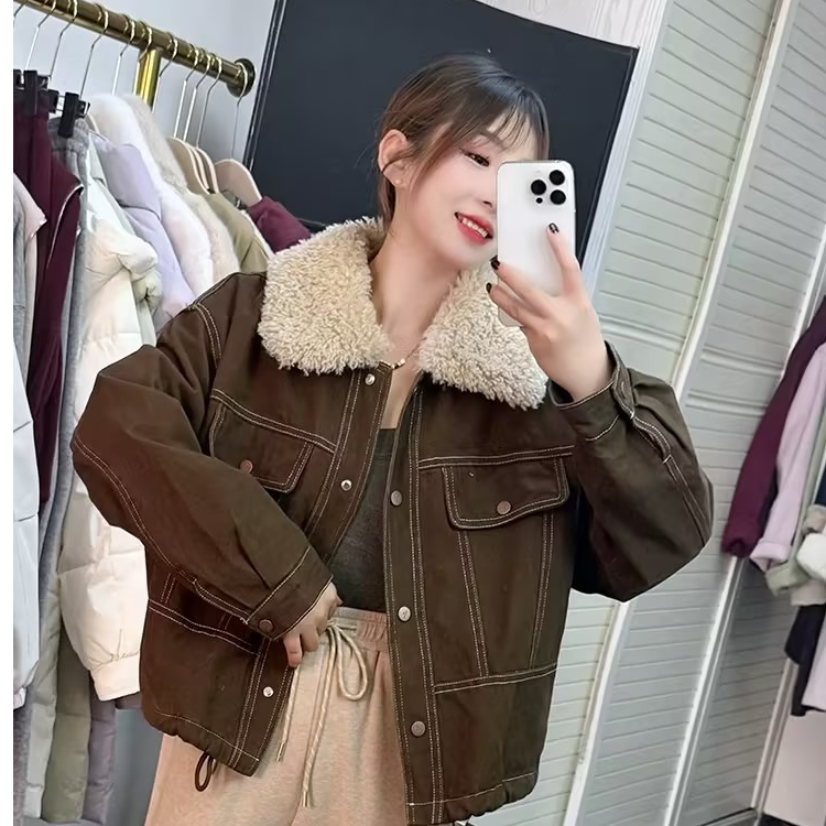 【宜宾衣世界】C60540短外套百搭加厚女士翻领女装拼接皮毛一体